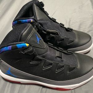 Air Jordan Deluxe. 807717-035. Never worn